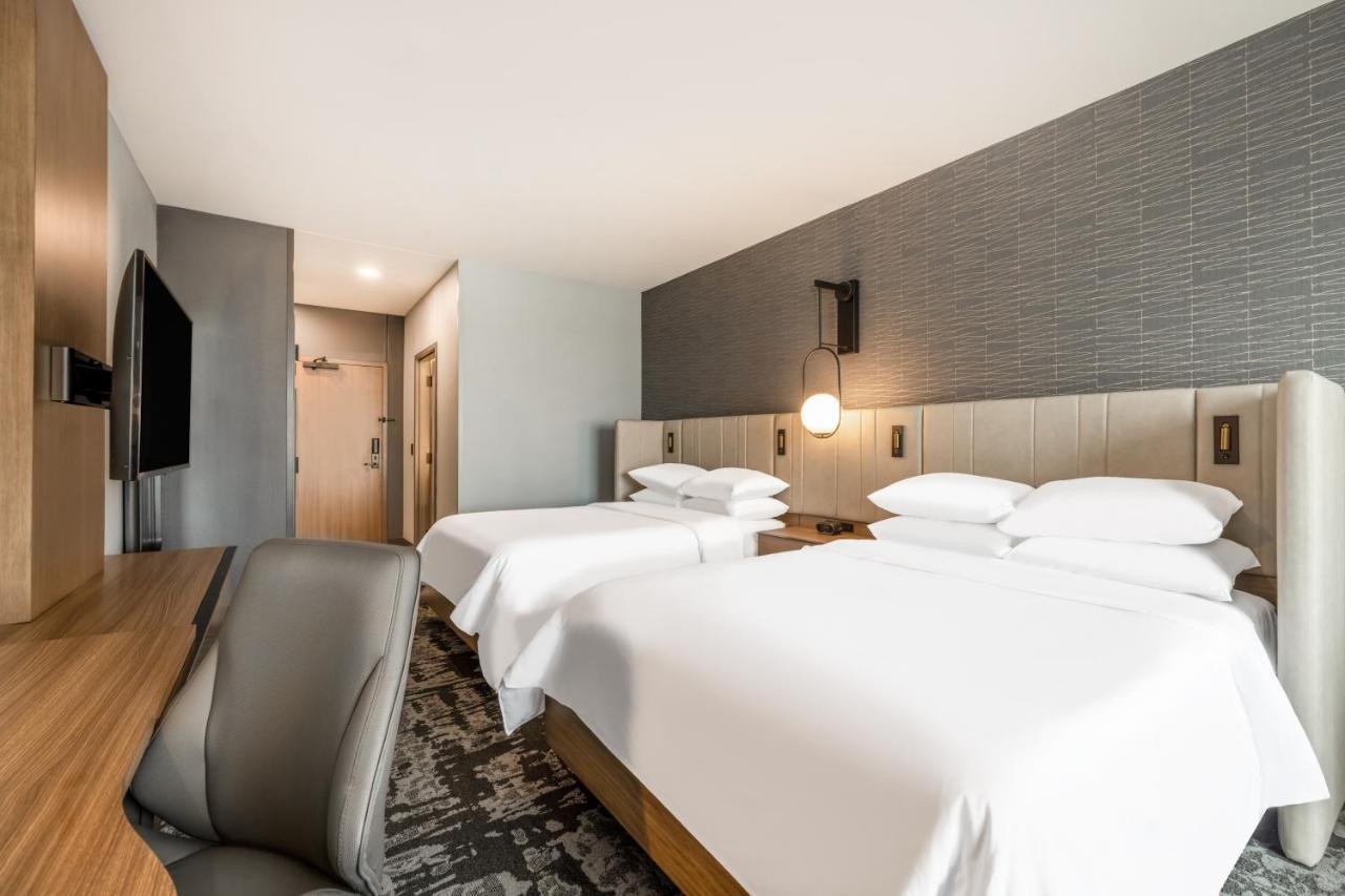 Crowne Plaza - Kearney By Ihg Hotel Exterior photo