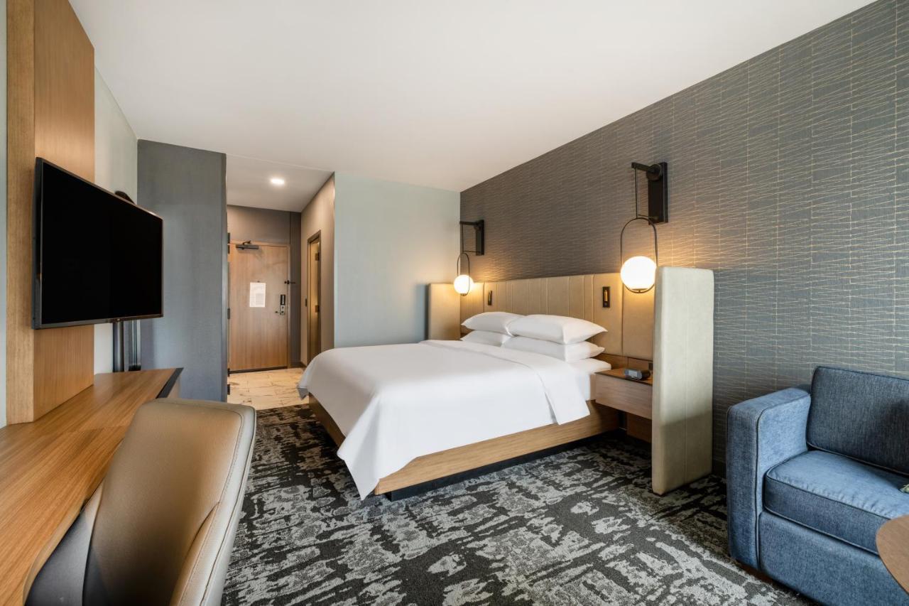 Crowne Plaza - Kearney By Ihg Hotel Exterior photo